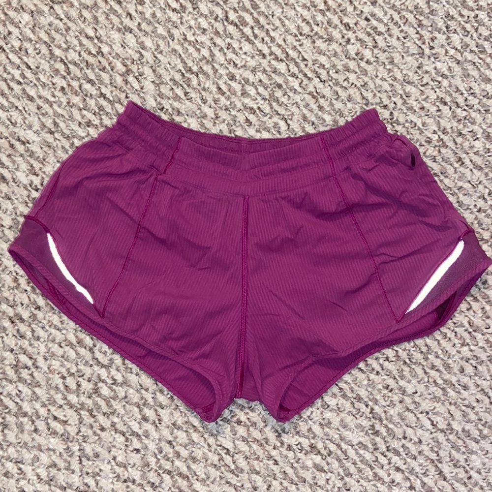 lululemon hotty hot shorts size 4 2.5” LR